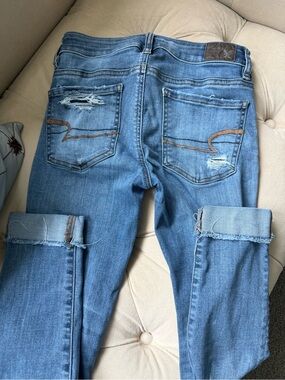 American Eagle Outfitters Light Blue Distressed Jeans